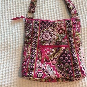 SOLD - Vera Bradley hipster 🌸🌿🌺